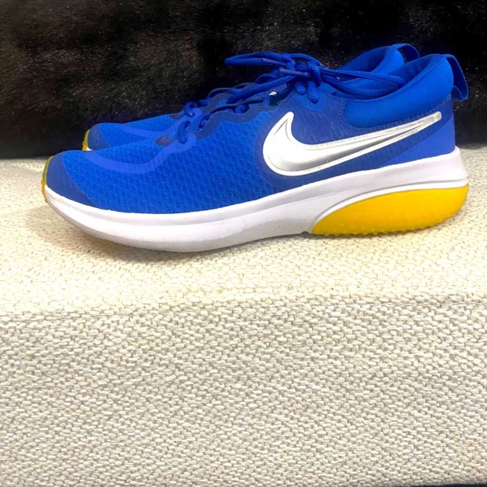 ❤️Nike project pod game royal soft sole sneaker.Youth